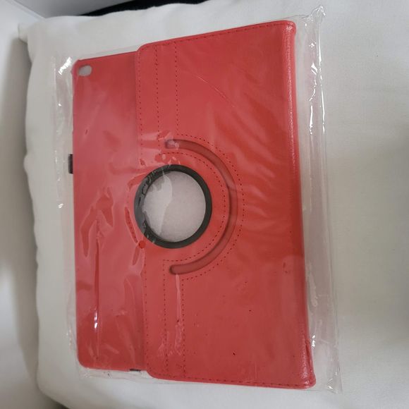 Apple iPad 6th Generation 32g With Accessories ~ Full Package - Picture 5 of 9